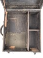 U.S. Army, Transportkasten höchstwahrscheinlich aus der Zeit des 2. Weltkrieg. Sc hwarz überlackiertes Stück, 39 x 43 x 19,5cm