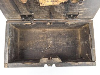 Transportkasten " Kartusche schweres Infanterie Gesc hütz 33 für 15cm Stielgranate 42"  Originallack, ungereinigt