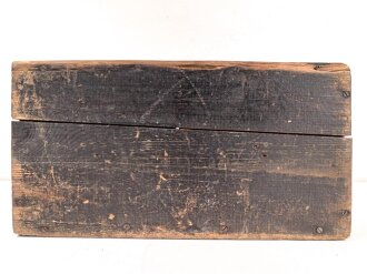 Transportkasten " Kartusche schweres Infanterie Gesc hütz 33 für 15cm Stielgranate 42"  Originallack, ungereinigt