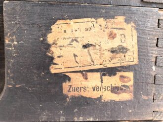 Transportkasten " Kartusche schweres Infanterie Gesc hütz 33 für 15cm Stielgranate 42"  Originallack, ungereinigt