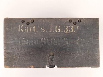 Transportkasten " Kartusche schweres Infanterie Gesc hütz 33 für 15cm Stielgranate 42"  Originallack, ungereinigt