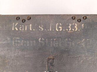 Transportkasten " Kartusche schweres Infanterie Gesc hütz 33 für 15cm Stielgranate 42"  Originallack, ungereinigt