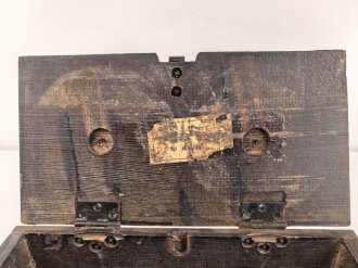 Transportkasten " Kartusche schweres Infanterie Gesc hütz 33 für 15cm Stielgranate 42"  Originallack, ungereinigt
