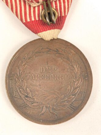 k.u.k. Österreich, bronzene Tapferkeitsmedaille , Franz Joseph I., an Dreiecksband