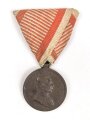 k.u.k. Österreich, bronzene Tapferkeitsmedaille , Franz Joseph I., an Dreiecksband