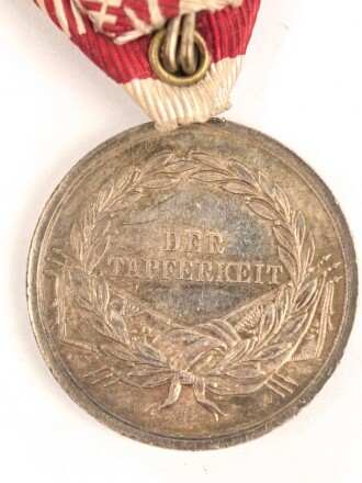 k.u.k. Österreich, kleine silberneTapferkeitsmedaille , Franz Joseph I., an Dreiecksband