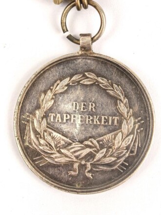 k.u.k. Österreich, kleine silberneTapferkeitsmedaille , Franz Joseph I., an Dreiecksband