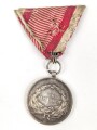 k.u.k. Österreich, kleine silberneTapferkeitsmedaille , Franz Joseph I., an Dreiecksband