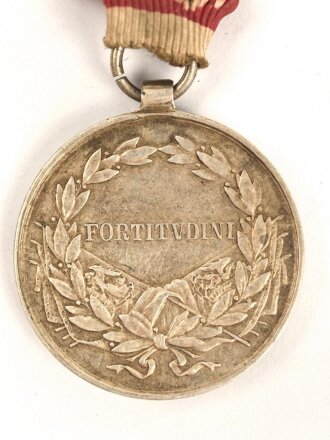 k.u.k. Österreich, kleine silberne Tapferkeitsmedaille 1916, Kaiser Karl, an Dreiecksband