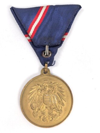 Österreich Bundesheer,  Wehrdienstmedaille in gold, an Dreiecksband