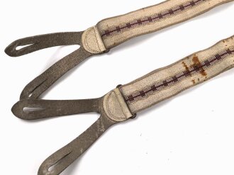 Hosenträger aus der Zeit des 2.Weltkrieg,  stark getragen