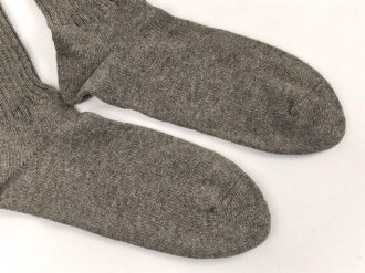 Paar feldgraue Socken aus der Zeit des 2. Weltkrieg. Ungetragenes Paar