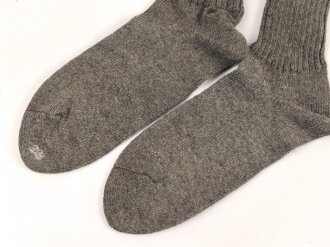 Paar feldgraue Socken aus der Zeit des 2. Weltkrieg. Ungetragenes Paar