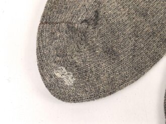 Paar feldgraue Socken aus der Zeit des 2. Weltkrieg. Ungetragenes Paar