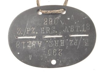 Erkennungsmarke aus Zink "  Panzer  Ersatz Abteilung 18"  deutlich getragenes Stück