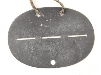 Erkennungsmarke aus Zink "  Panzer  Ersatz Abteilung 18"  deutlich getragenes Stück