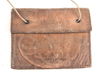 Tasche für eine Erkennungsmarke , deutlich getragenes Stück
