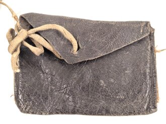 Tasche für eine Erkennungsmarke , deutlich getragenes Stück