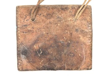 Tasche für eine Erkennungsmarke , deutlich getragenes Stück