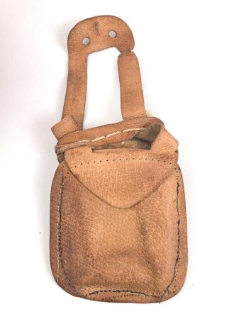 Tasche für eine Erkennungsmarke , getragenes Stück