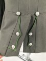 Heer, Waffenrock für einen Oberst im Gebirgsjäger Regiment 79. Getragenes Stück, die Ärmelpatten unrichtig neuzeitlich ergänzt.