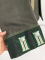 Heer, Waffenrock für einen Oberst im Gebirgsjäger Regiment 79. Getragenes Stück, die Ärmelpatten unrichtig neuzeitlich ergänzt.