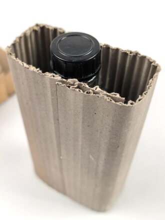 Feldpost Paket Wehrmacht, Original verpackte Glasflasche, Maße etwa 9 x 16 x 4,5cm