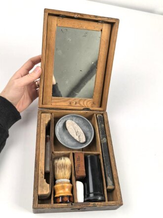 Kasten für persönliche Hygiene, laut...