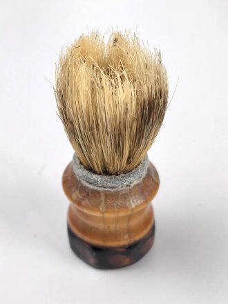 Kasten für persönliche Hygiene, laut Vorbesitzer aus dem Nachlass eines Offizier der Wehrmacht. Maße des Kasten etwa 16 x 21 x 6cm