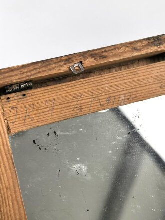 Kasten für persönliche Hygiene, laut Vorbesitzer aus dem Nachlass eines Offizier der Wehrmacht. Maße des Kasten etwa 16 x 21 x 6cm