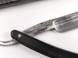 Kasten für persönliche Hygiene, laut Vorbesitzer aus dem Nachlass eines Offizier der Wehrmacht. Maße des Kasten etwa 16 x 21 x 6cm