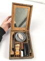 Kasten für persönliche Hygiene, laut Vorbesitzer aus dem Nachlass eines Offizier der Wehrmacht. Maße des Kasten etwa 16 x 21 x 6cm