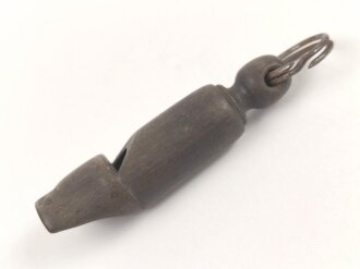 Trillerpfeife aus Holz , gebraucht