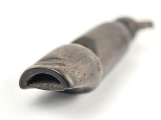 Trillerpfeife aus Holz , gebraucht