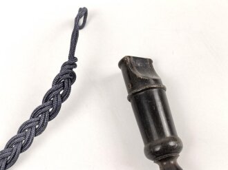 Trillerpfeife aus Holz , an Fangschnur