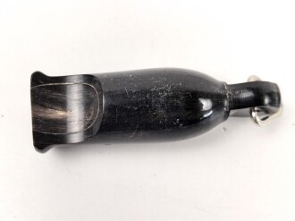 Trillerpfeife aus dunkelbrauner Preßmasse, gebraucht