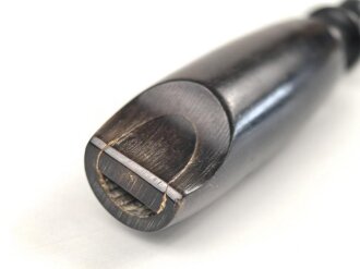 Trillerpfeife aus dunkelbrauner Preßmasse, gebraucht