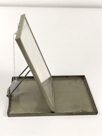 Faltbarer Rasierspiegel aus Blech, 11 x 15cm