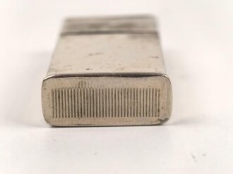 Metallbehälter mit Rasierklingen