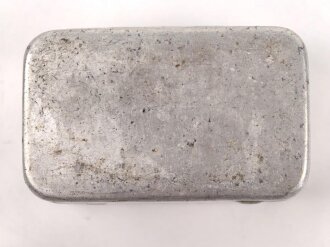 Zerlegbarer Metallrasierer in Aluminiumkästchen