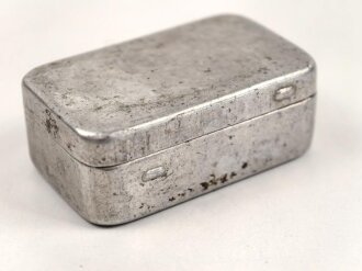 Zerlegbarer Metallrasierer in Aluminiumkästchen