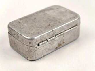 Zerlegbarer Metallrasierer in Aluminiumkästchen