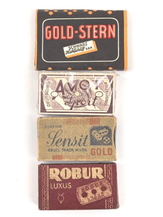 Vier Pack Rasierklingen, jeweils nicht auf Vollständigkeit geprüft