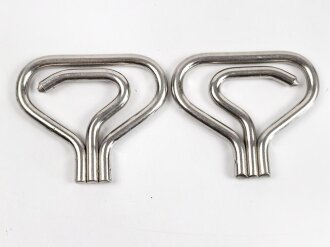 Paar Anziehhilfen für Offiziersstiefel in gutem Zustand