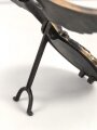 Tischadler / Parteiadler NSDAP  zum Aufstellen . Buntmetall, Flügelspannweite 23cm, das Hakenkreuz poliert. Sehr guter Zustand