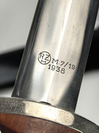 NSKK Dienstdolch, saubere Klinge von  M7/19 " Eduard Wüsthof "  datiert 1938 . Minimal getragenes Stück in sehr gutem Gesamtzustand.