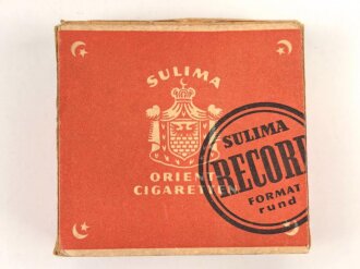 Pack " Sulima Record " Zigaretten, ungeöffnet, Steuerbanderole mit Hakenkreuz