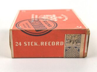 Pack " Sulima Record " Zigaretten, ungeöffnet, Steuerbanderole mit Hakenkreuz