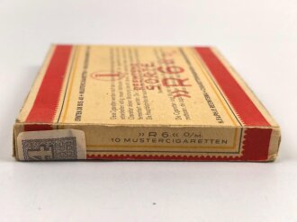 Pack " R 6 " Zigaretten, ungeöffnet, Steuerbanderole mit Hakenkreuz
