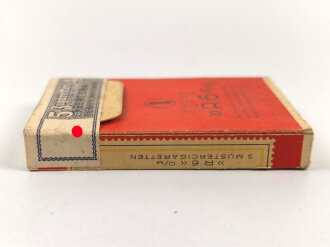 Pack "5 Musterzigaretten R6" , ungeöffnet, Steuerbanderole mit Hakenkreuz